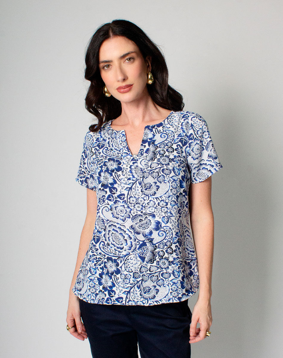 Blusa con Estampado Cuello Mao