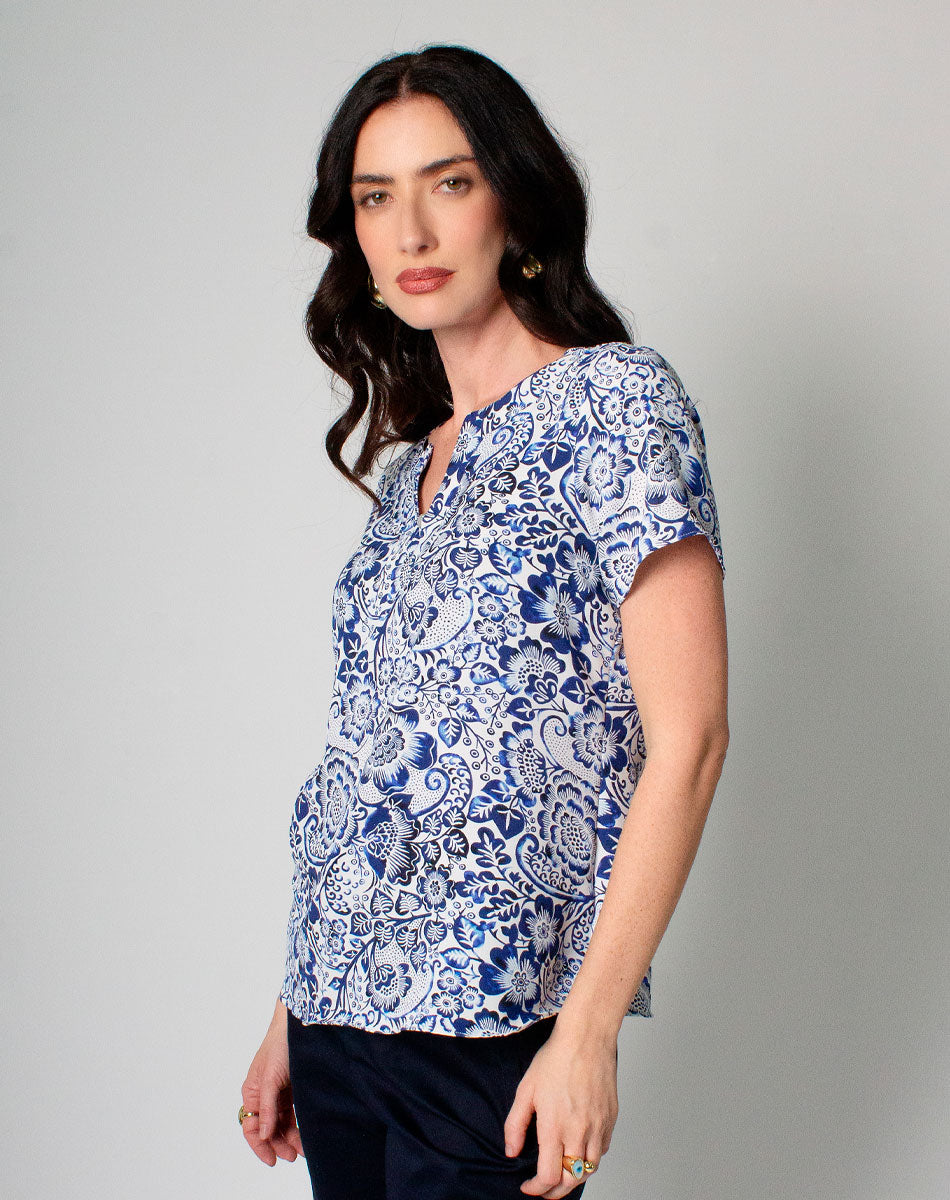 Blusa con Estampado Cuello Mao