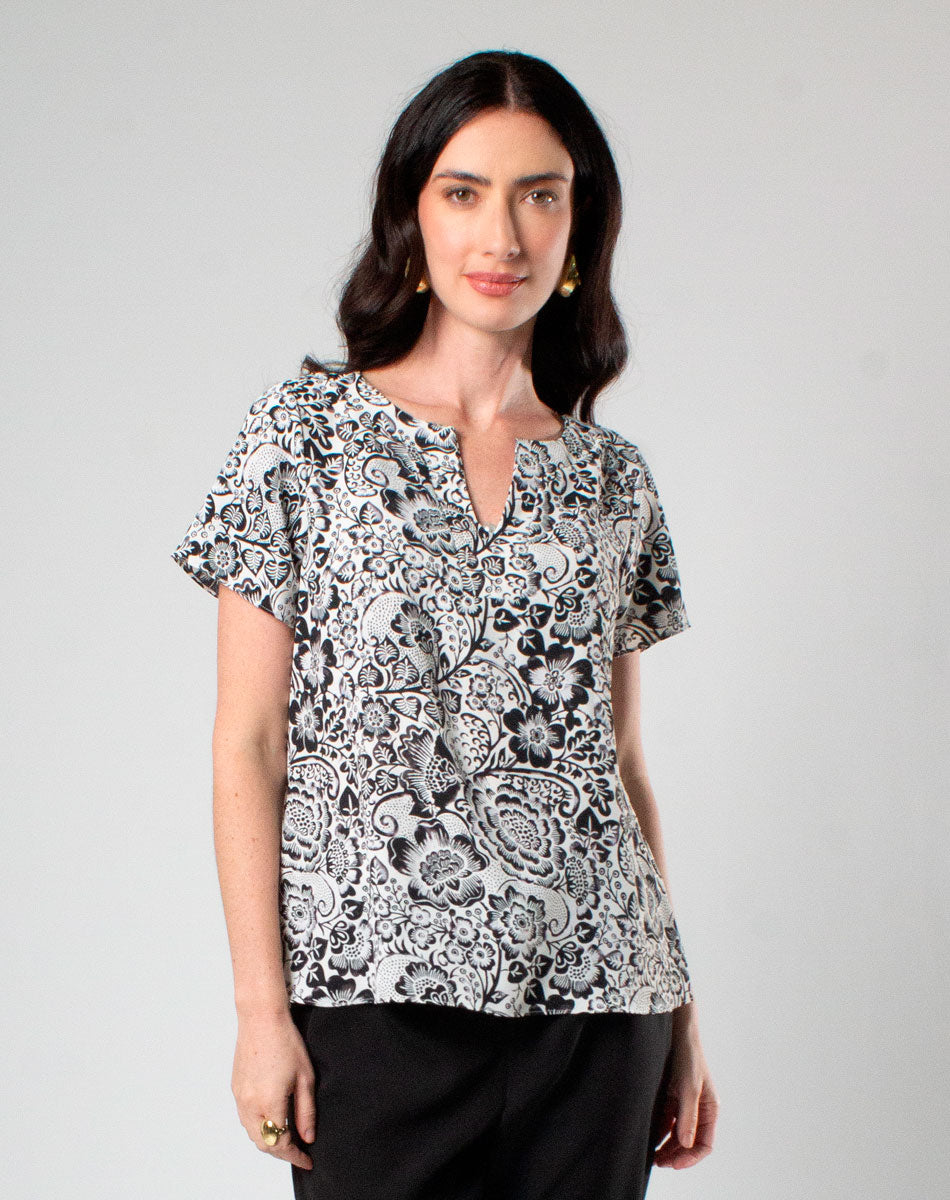 Blusa con Estampado Cuello Mao