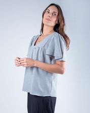 Blusa Tradicional Escote V