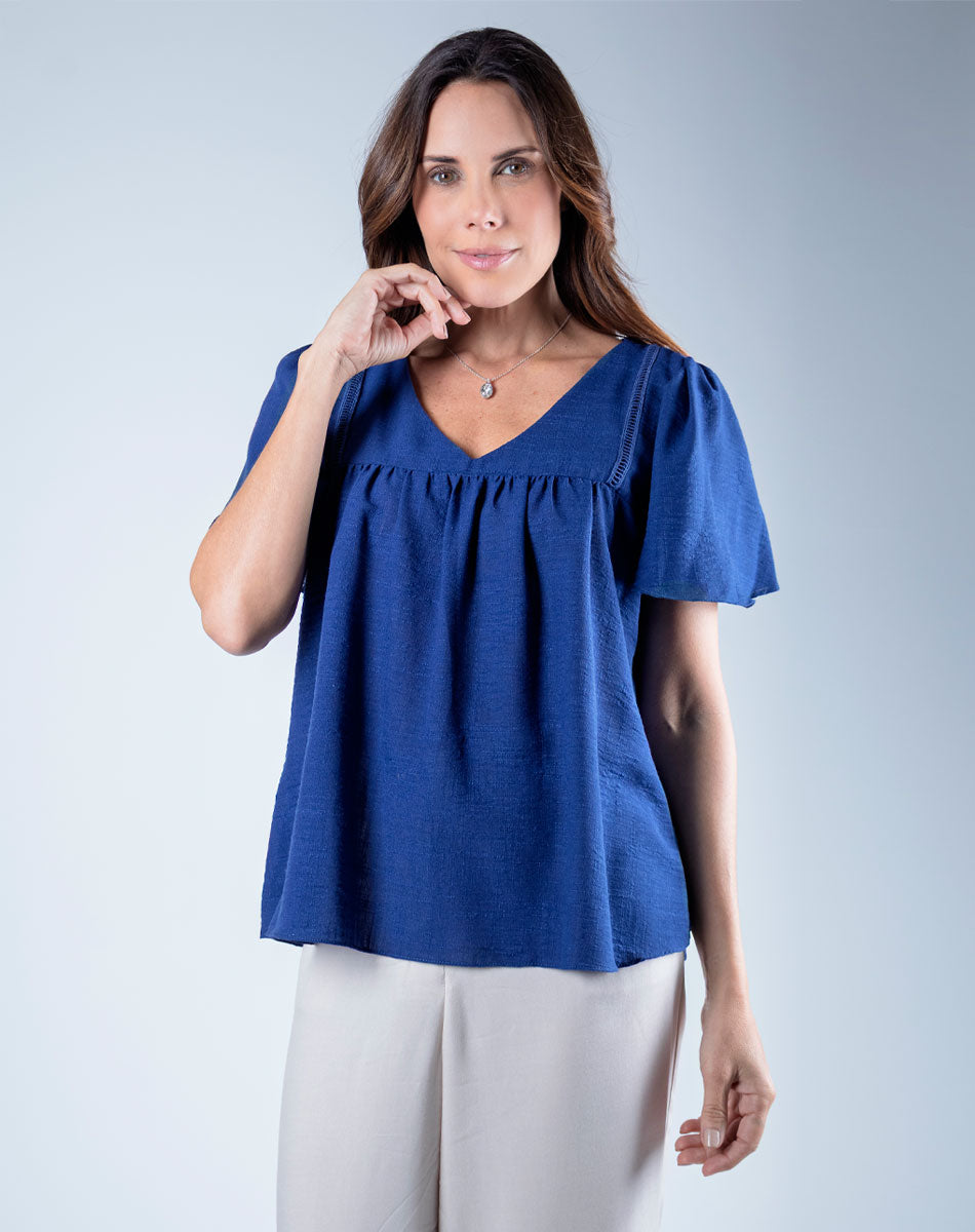 Blusa Tradicional Escote V
