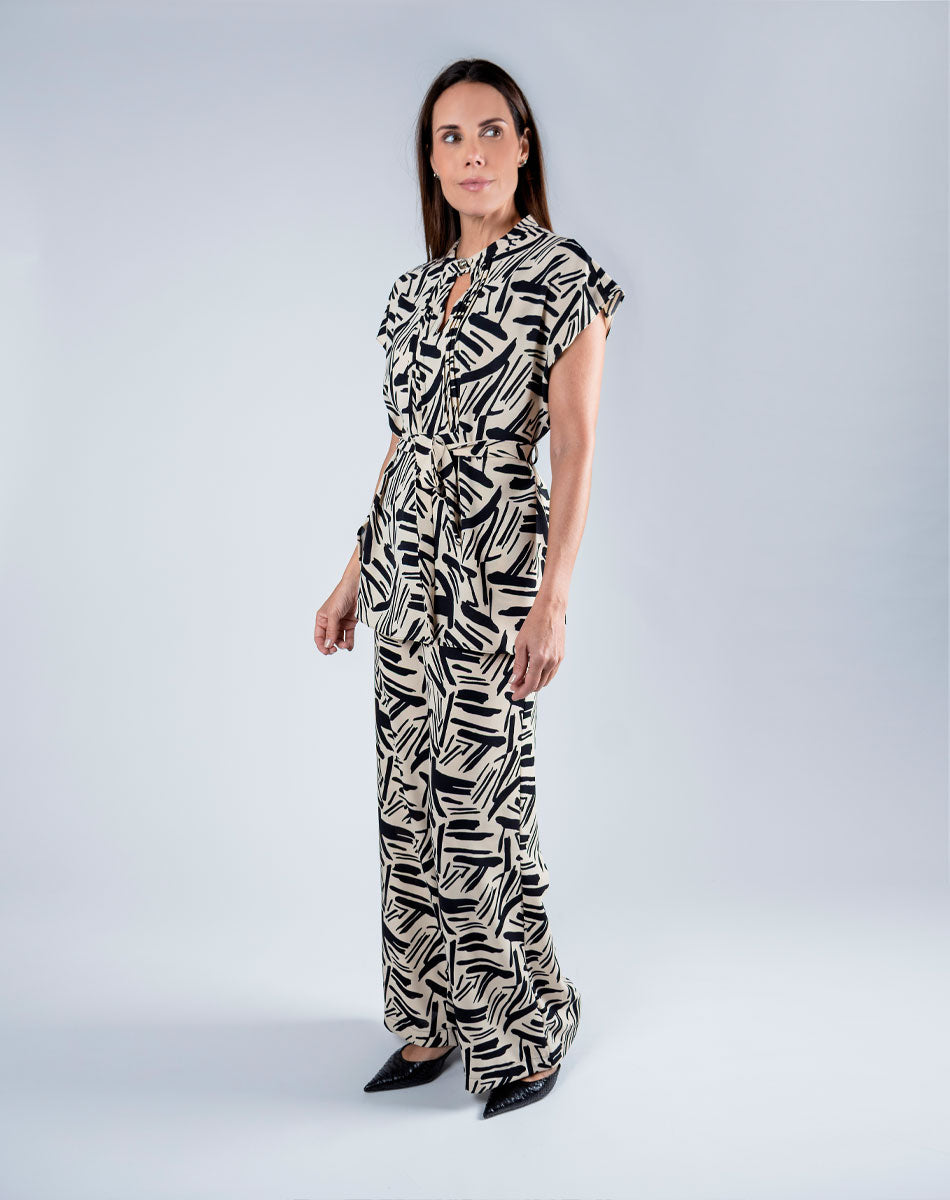 Blusa con Estampado Cuello Mao