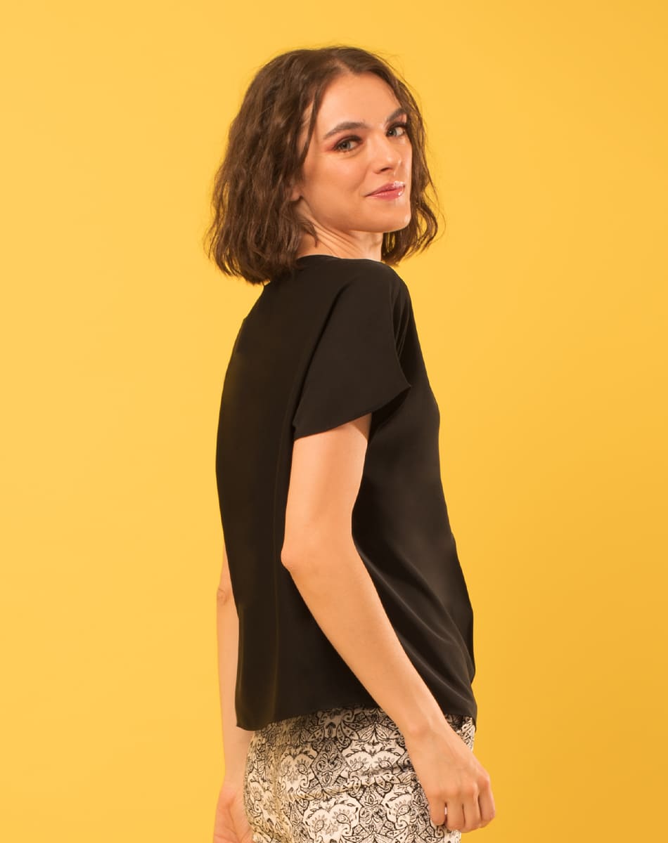 Blusa Con Estilo Básico