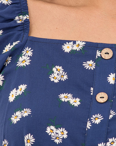 Blusa Con Cuello Cuadrado