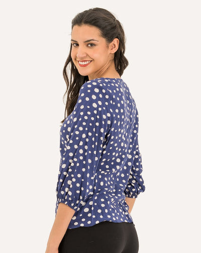 Blusa Con Escote y Argolla