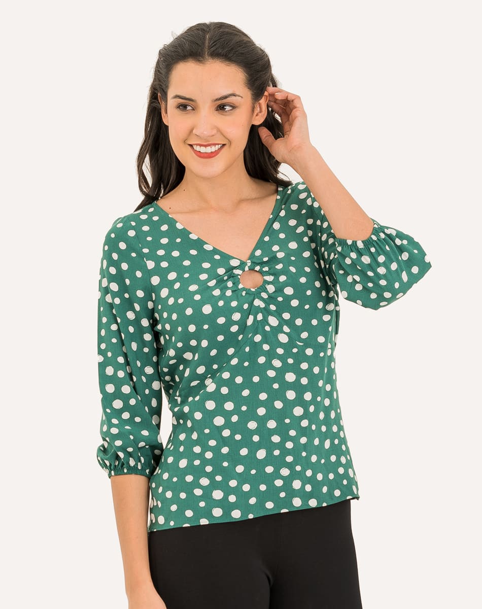 Blusa Con Escote y Argolla